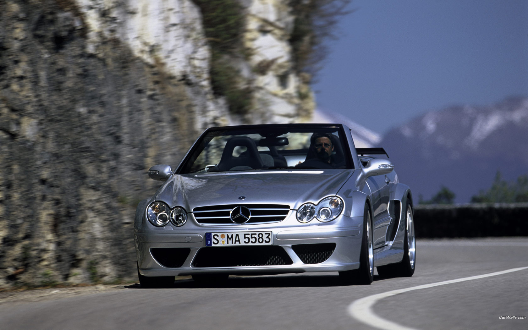 Cars wallpapers - Fonds d ecran de voiture - 0823